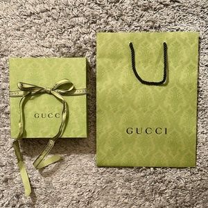Gucci - 3 authentic items (empty): box shopping bag & ribbon in ornate green